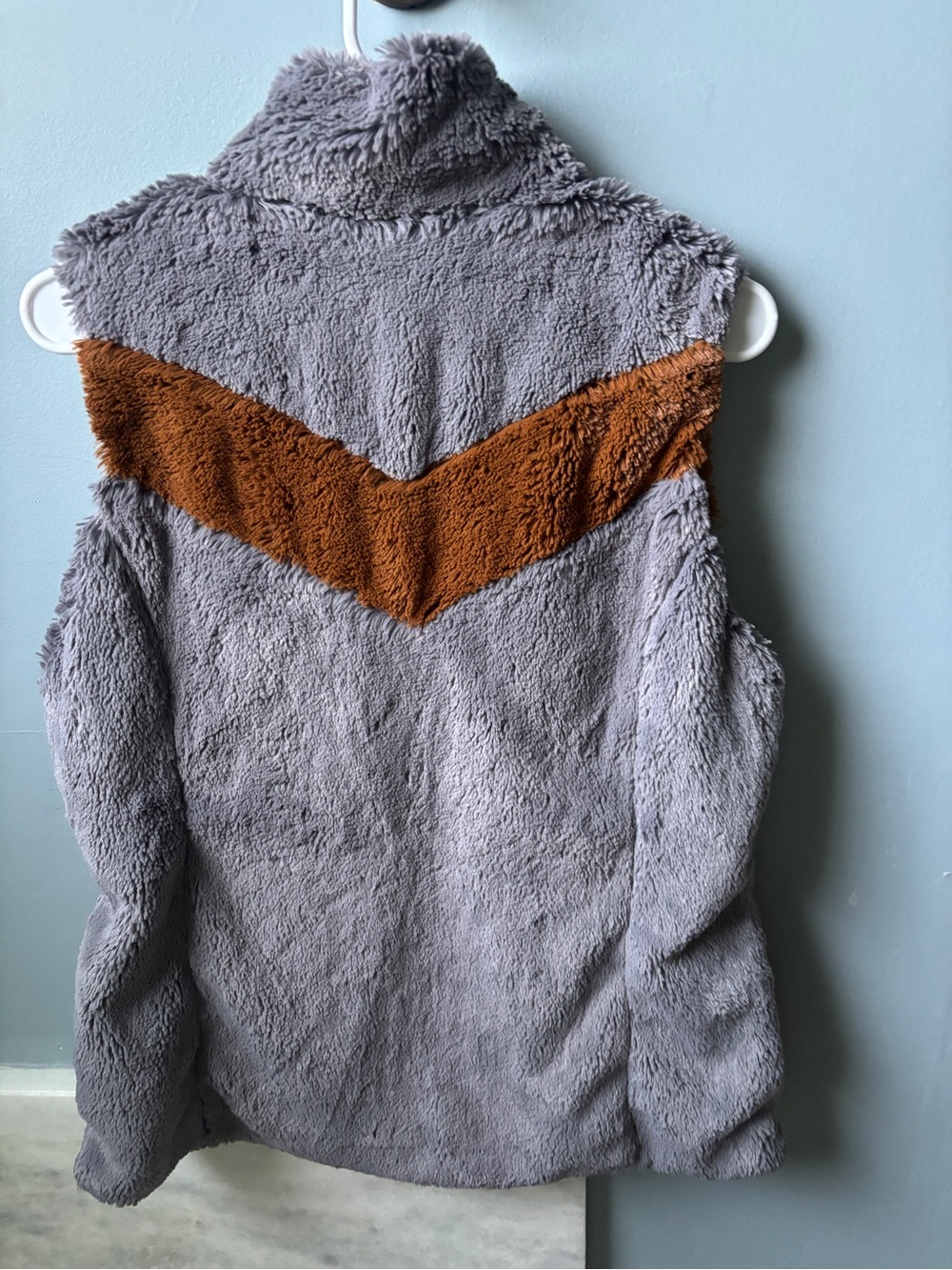 Patagonia Pelage Vest with Brown Chevron Accent women’s large - Picture 6 of 6